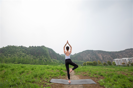 苏州瑜伽培训——站立瑜伽体式 苏州瑜伽培训——站立瑜伽体式
