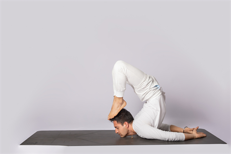 瑜伽体式——船式 瑜伽体式——船式