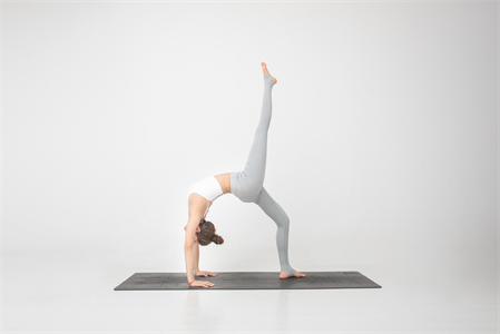 苏州瑜伽培训——瑜伽开肩